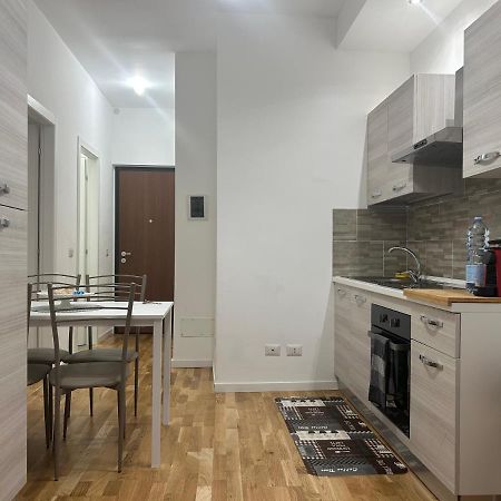 Vt Home - Appartamento Milano Zona Navigli Bagian luar foto